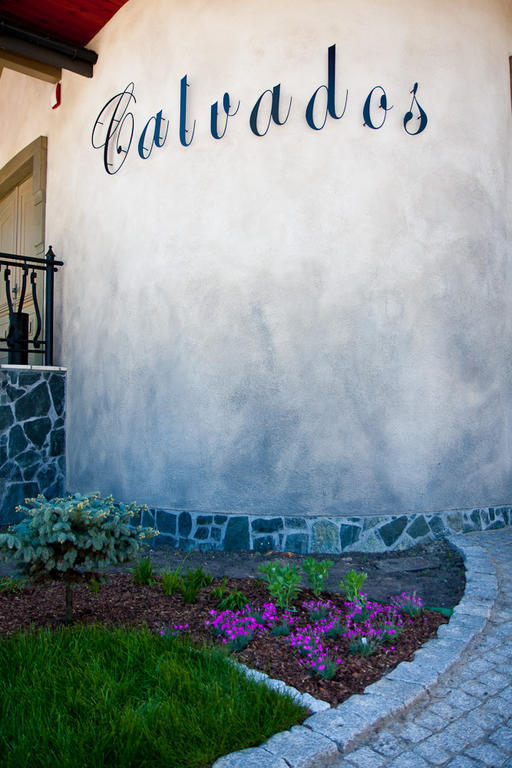 Calvados Hotel รูดา ชลอสกา ภายนอก รูปภาพ